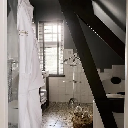 Vinotel Bed & Breakfast *